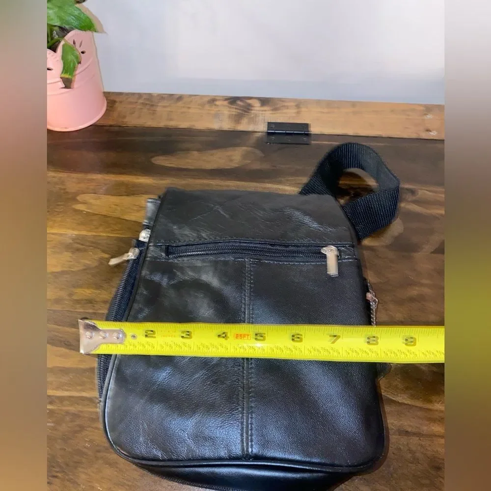Covington Black Leather Messenger Bag NEW